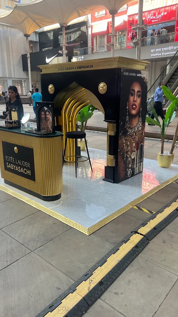 Estée Lauder x Sabyasachi Luxury Mall Pop-Up Arch
